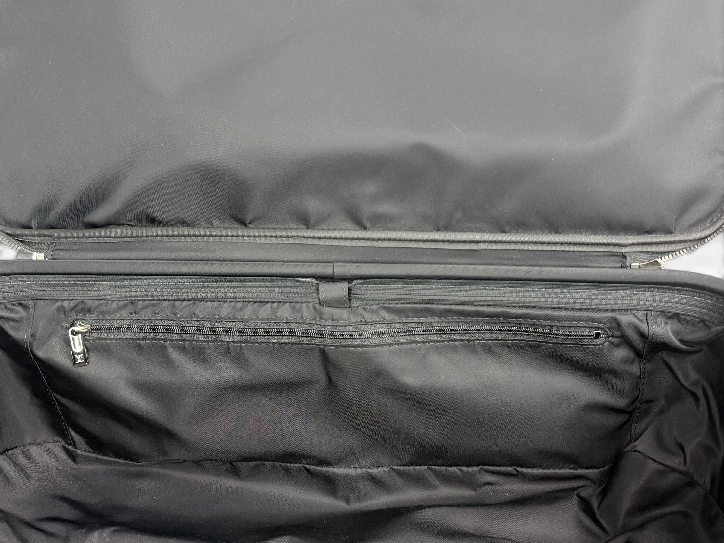 Louis Vuitton Pégase 50 – Damier Graphite Suitcase