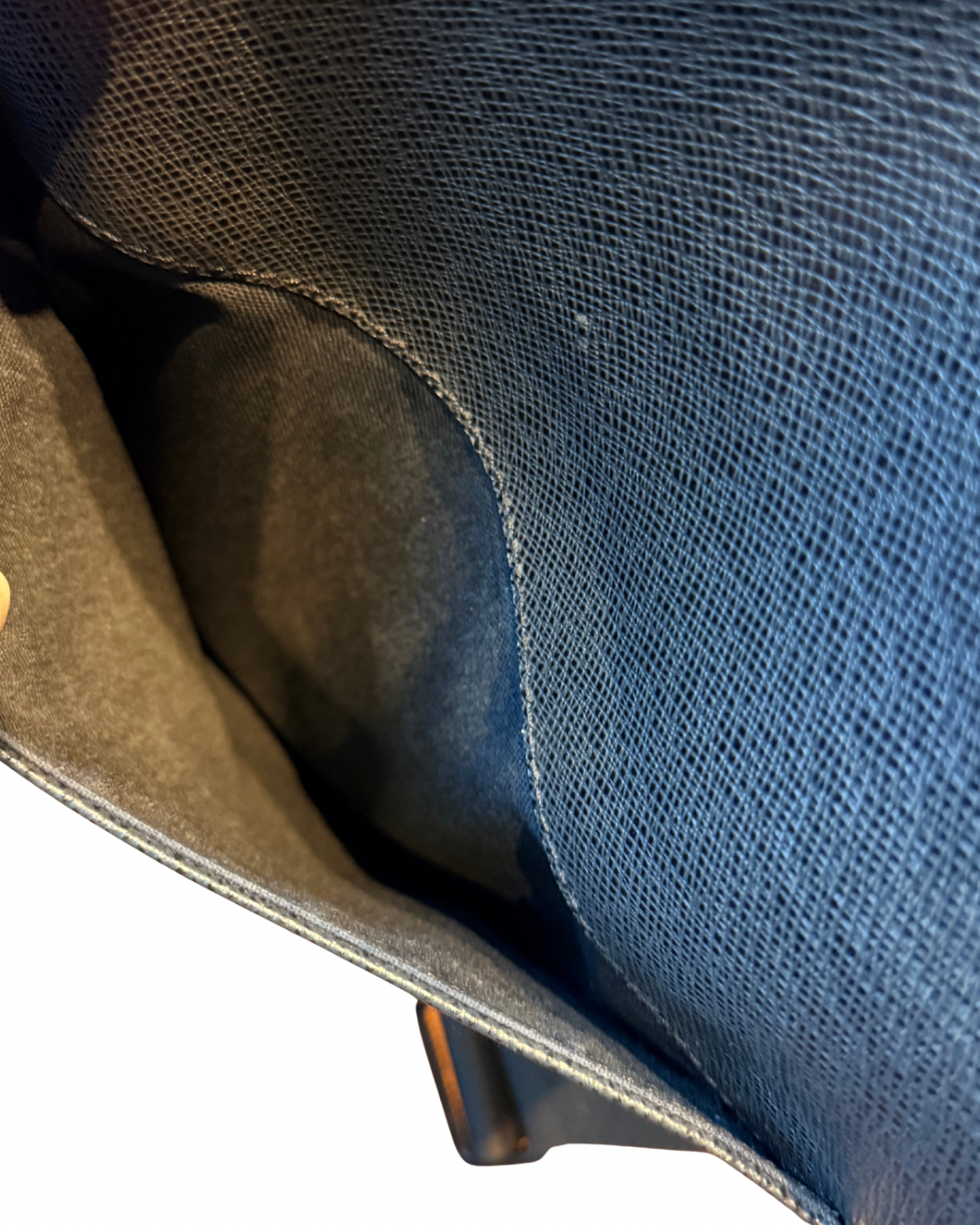 Louis Vuitton Saratov PM – Black Taiga Leather Messenger Bag