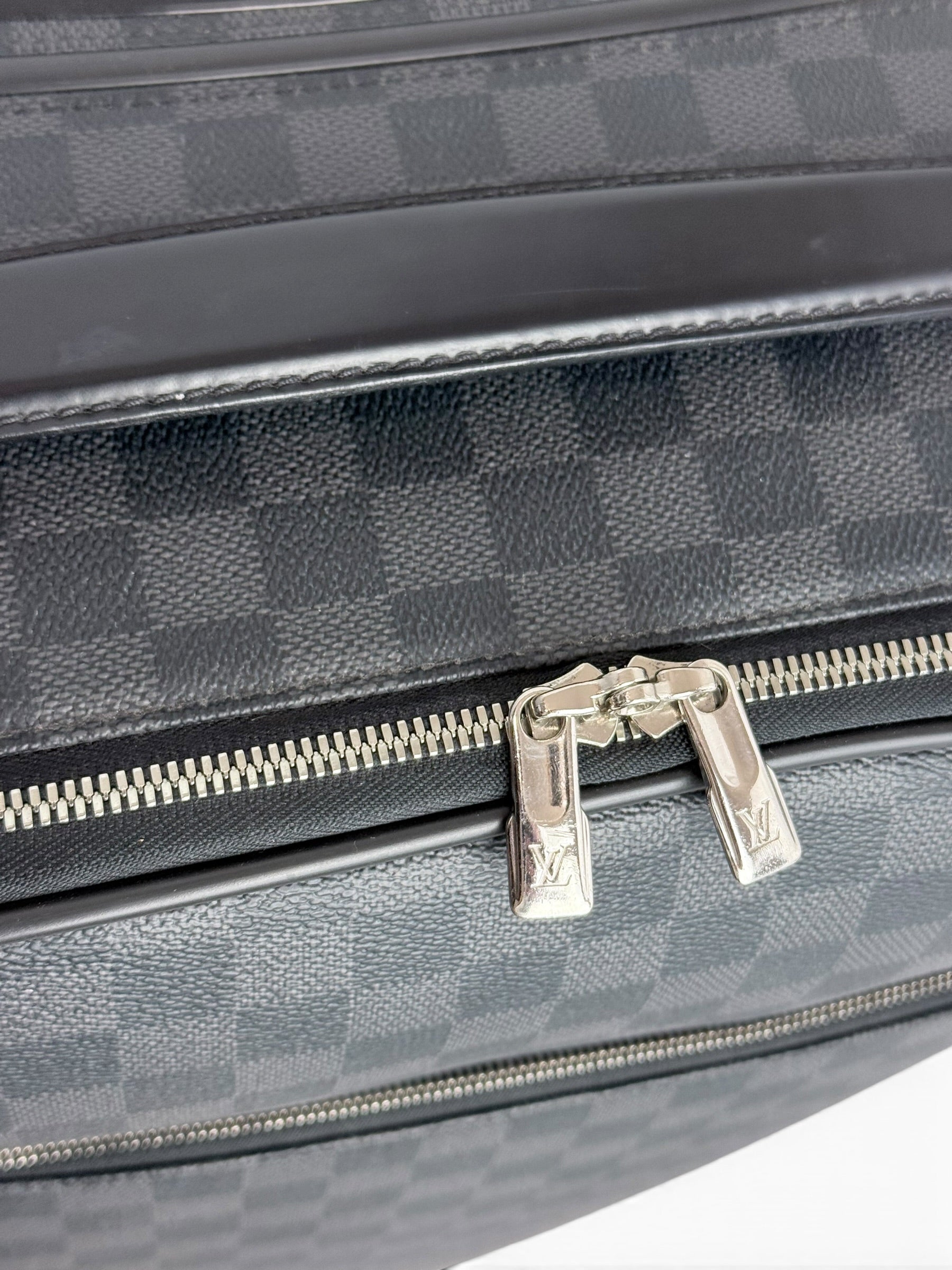 Louis Vuitton Pégase 50 – Damier Graphite Suitcase