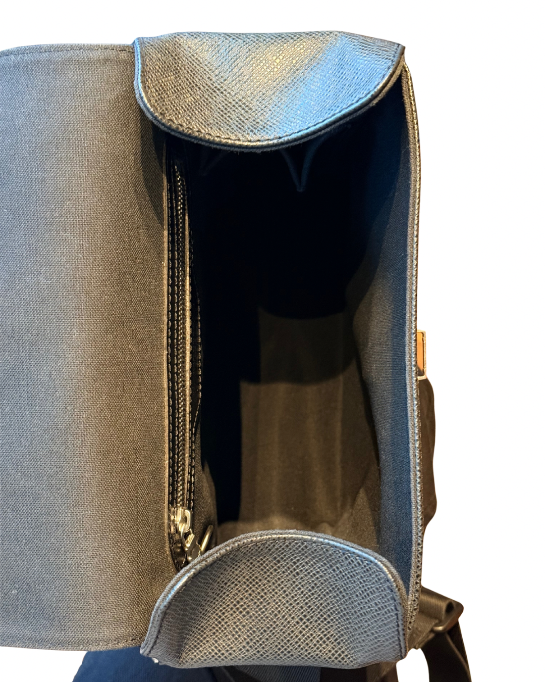 Louis Vuitton Saratov PM – Black Taiga Leather Messenger Bag