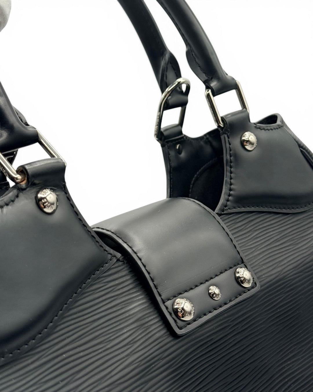 Louis Vuitton Montaigne PM – Black Epi Leather
