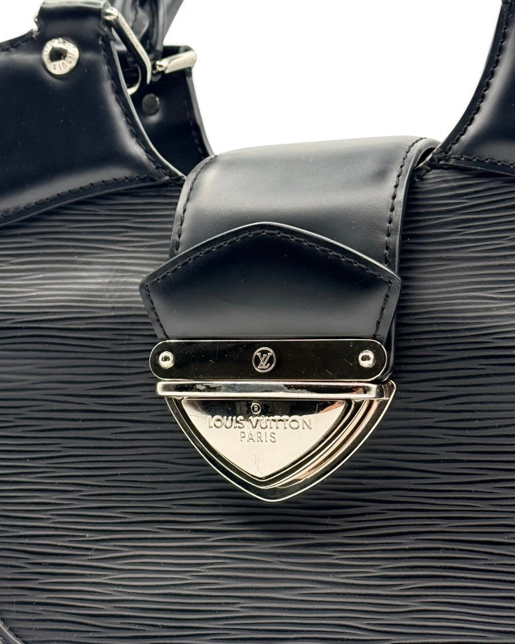 Louis Vuitton Montaigne PM – Black Epi Leather