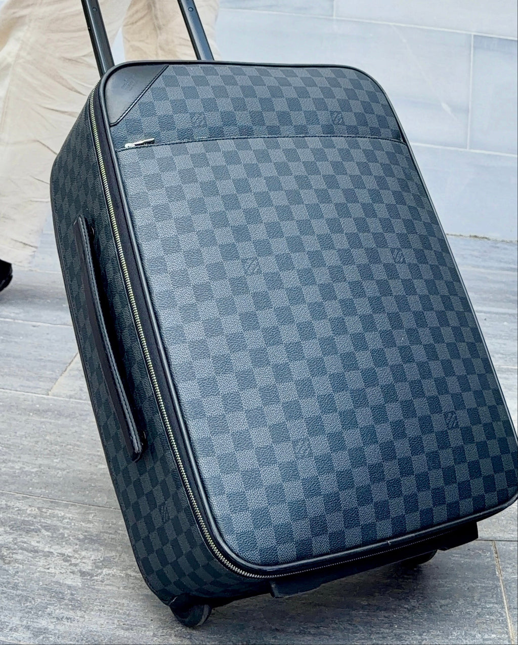 Louis Vuitton Pégase 50 – Damier Graphite Suitcase