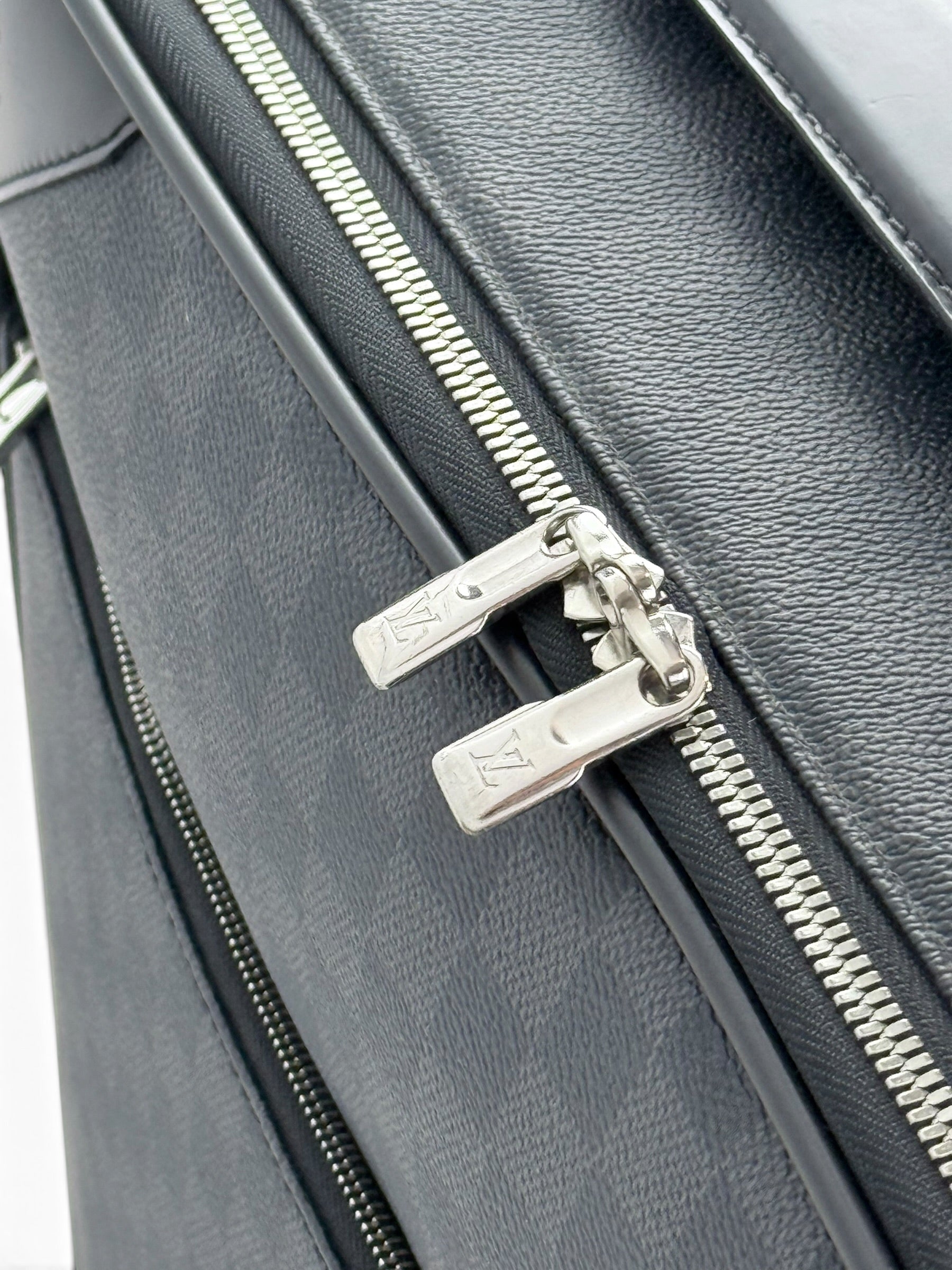Louis Vuitton Pégase 50 – Damier Graphite Suitcase