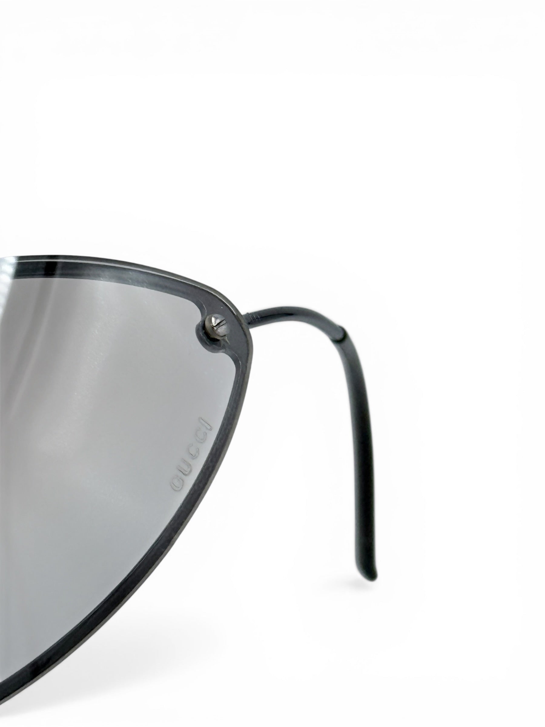 Gucci Shield Sunglasses – SS2001 – Rimless Metal Frame - Tom Ford Era