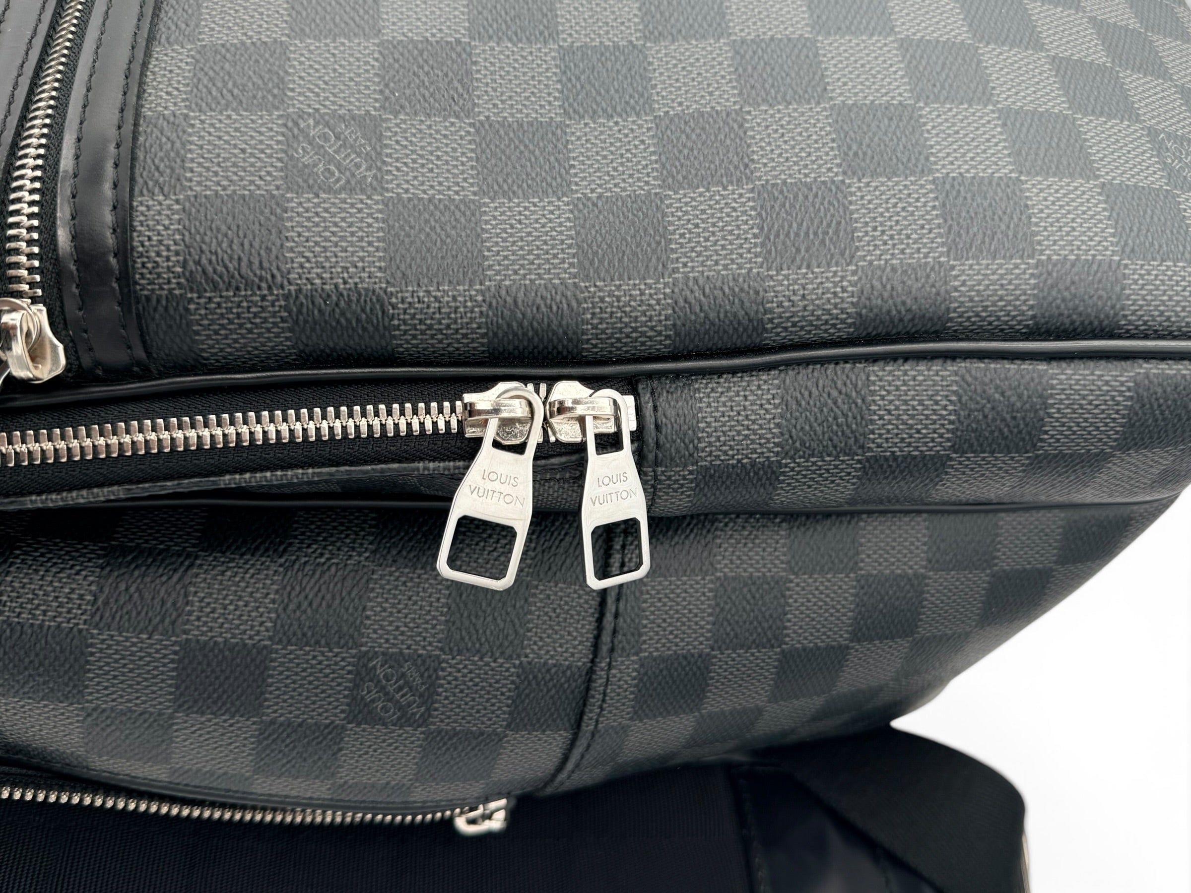 Louis Vuitton Michael Backpack – Damier Graphite