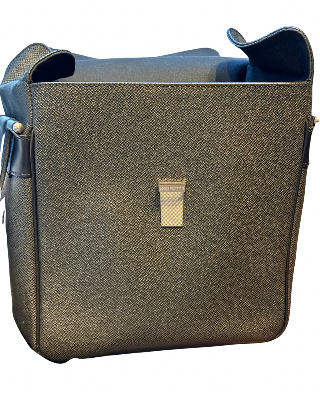 Louis Vuitton Saratov PM – Black Taiga Leather Messenger Bag
