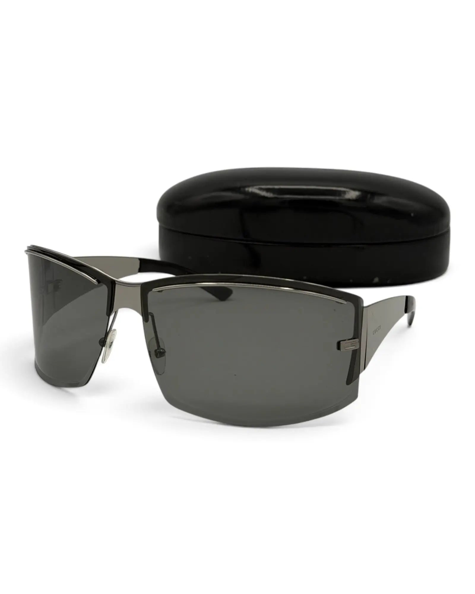 LUXVINTAGELISBON Gucci shield frame sunglasses in dark grey metal with dark lenses and protective case.